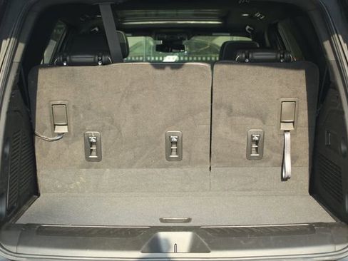 Used 2023 GMC Yukon SLT image 12