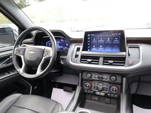 Used 2023 Chevrolet Tahoe Premier AWD/4WD image 32