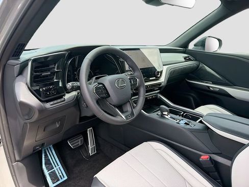 New 2026 Lexus TX 500h AWD image 28