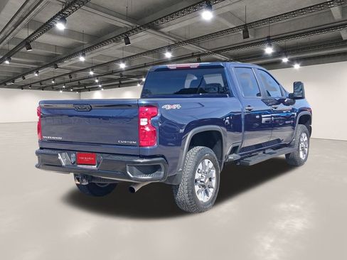 Used 2023 Chevrolet Silverado 2500 Custom w/ Custom Value Package image 16