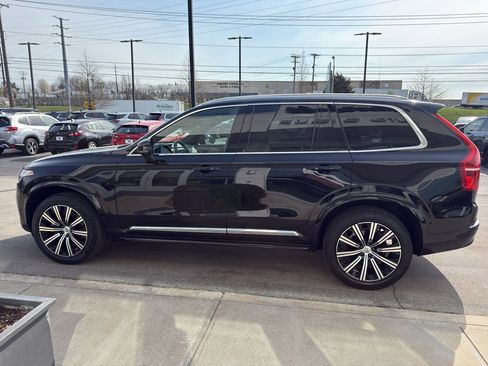 Used 2023 Volvo XC90 B6 Plus w/ Protection Package image 6
