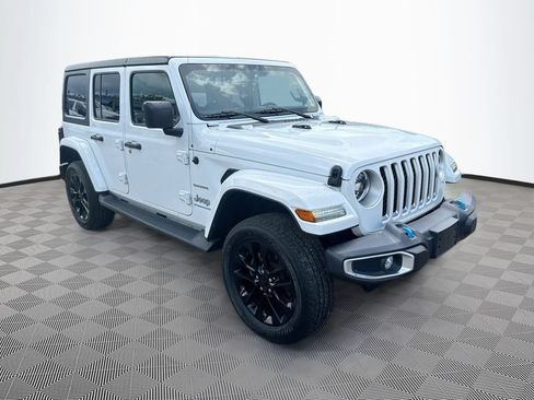 Used 2023 Jeep Wrangler Unlimited Sahara w/ Cold Weather Group AWD/4WD image 4