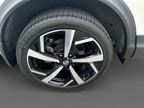 Used 2022 Nissan Rogue Sport SL w/ Premium Package FWD image 15