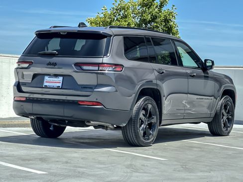 Used 2025 Jeep Grand Cherokee L Limited w/ Luxury Tech Group II AWD/4WD image 8