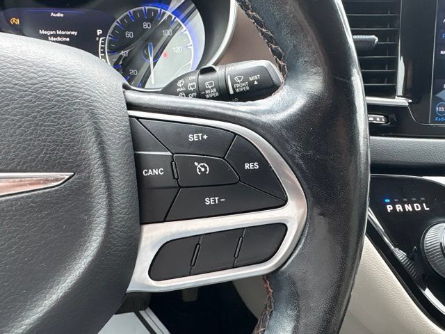 Used 2019 Chrysler Pacifica Touring-L Plus w/ Tire & Wheel Group FWD image 22