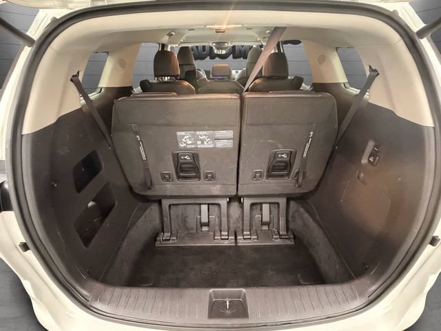 Used 2024 Kia Carnival SX FWD image 19