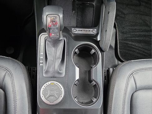 Used 2025 Ford Bronco Badlands AWD/4WD image 18
