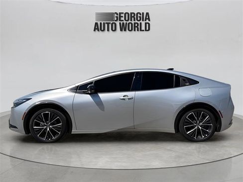 Used 2024 Toyota Prius XLE image 8