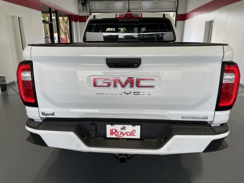 New 2026 GMC Canyon Elevation w/ Convenience Package image 5