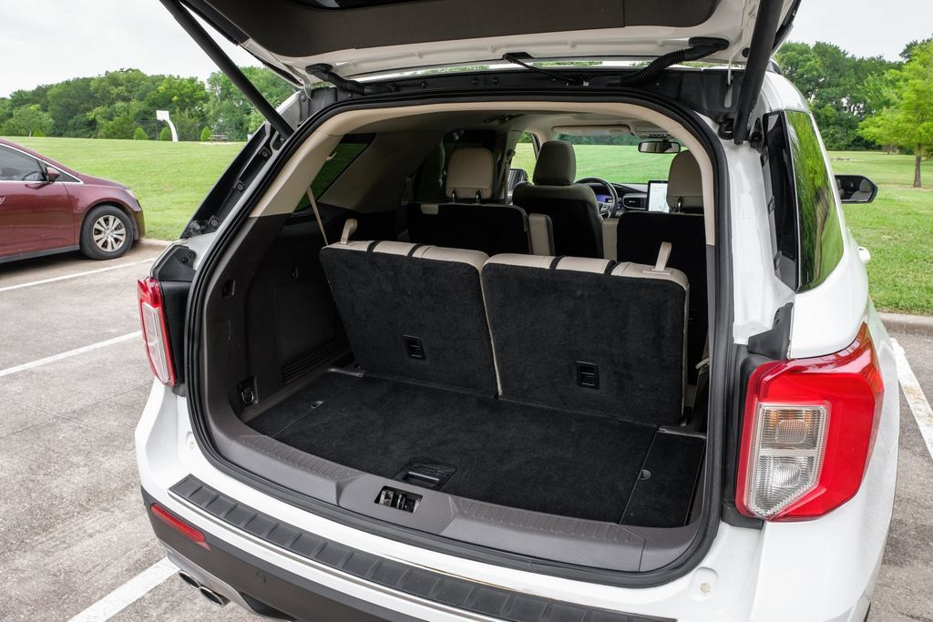 Used 2020 Ford Explorer Platinum w/ Premium Technology Package AWD/4WD image 60