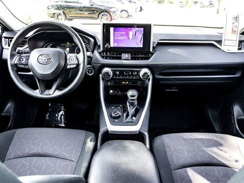 Used 2025 Toyota RAV4 XLE image 29