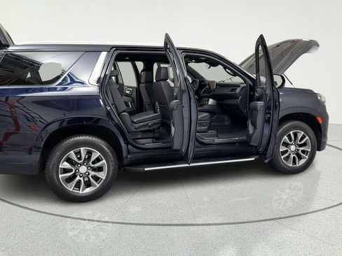 Used 2023 Chevrolet Tahoe LT w/ Luxury Package AWD/4WD image 13