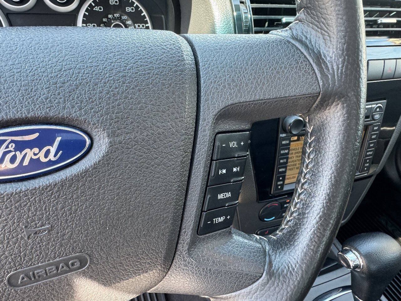Used 2007 Ford Fusion SEL FWD image 16
