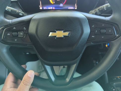 Used 2025 Chevrolet TrailBlazer LT AWD/4WD image 15