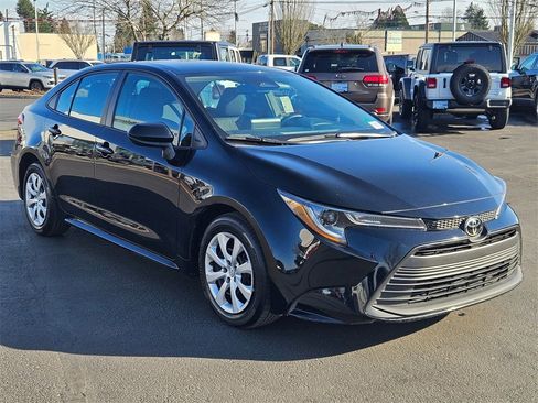 Used 2024 Toyota Corolla LE image 8