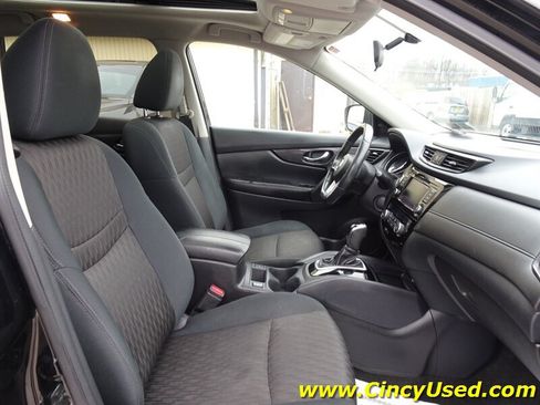 Used 2018 Nissan Rogue SV w/ Sun & Sound Touring Package AWD/4WD image 16