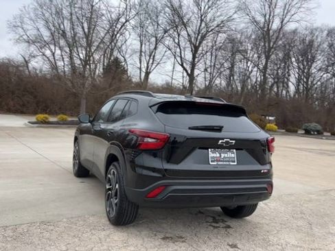 New 2026 Chevrolet Trax RS w/ Sunroof Package image 7