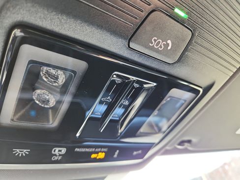 New 2026 Volkswagen Tiguan SE R-Line image 23