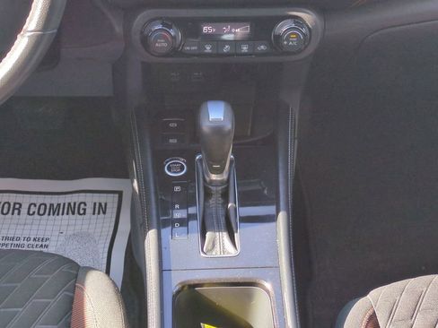 Used 2021 Nissan Kicks SR image 18