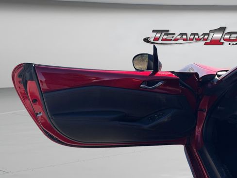 Used 2019 MAZDA MX-5 Miata RF Grand Touring image 15