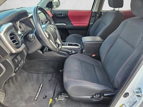 Used 2022 Toyota Tacoma SR5 RWD image 15
