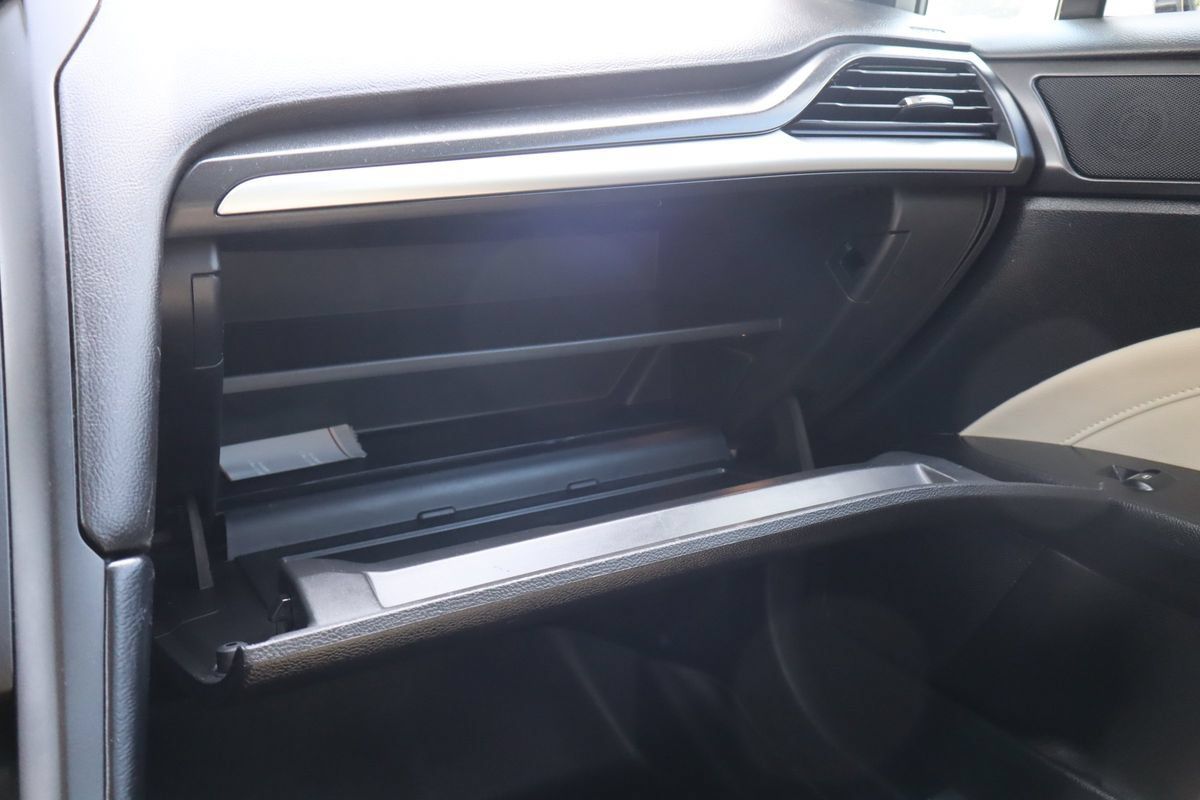 Used 2017 Ford Fusion Titanium FWD image 38