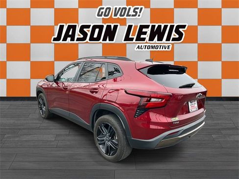 Used 2024 Chevrolet Trax ACTIV w/ Sunroof Package image 6