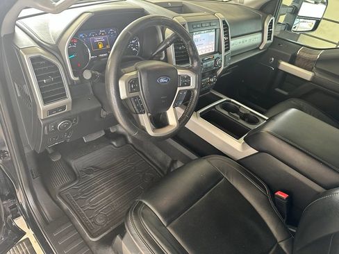 Used 2019 Ford F250 Lariat w/ Lariat Ultimate Package AWD/4WD image 14