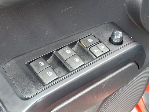 Used 2022 Toyota Tacoma SR image 12