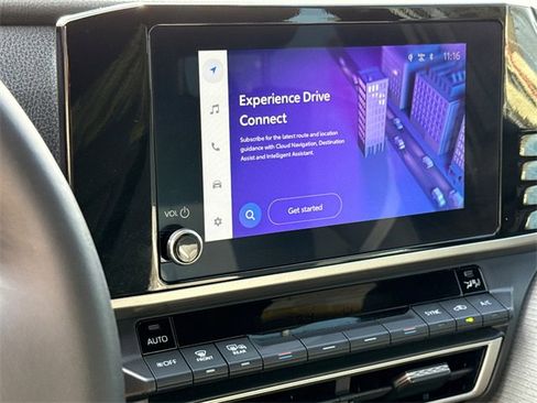 Used 2025 Toyota Camry SE image 23