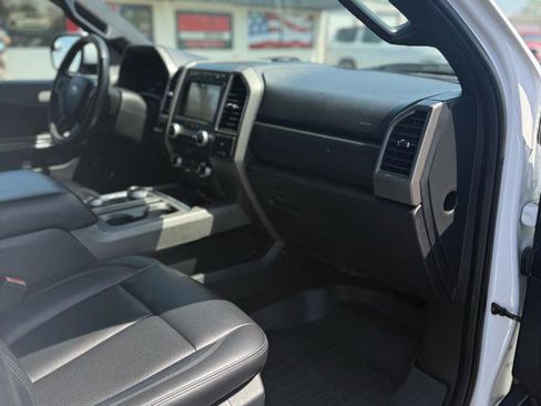 Used 2019 Ford Expedition XLT w/ Equipment Group 201A AWD/4WD image 9