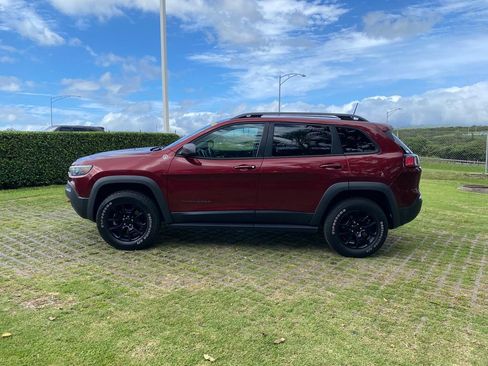 Used 2021 Jeep Cherokee Trailhawk w/ Technology Group image 22
