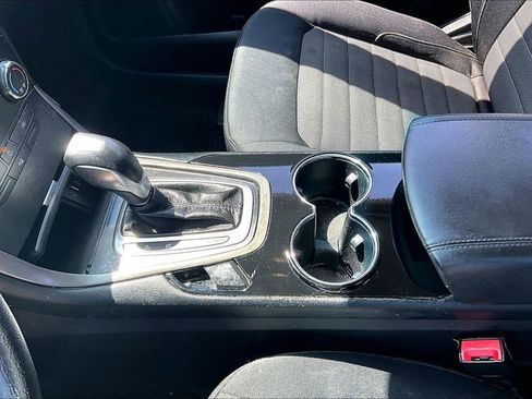 Used 2017 Ford Edge SE AWD/4WD image 17