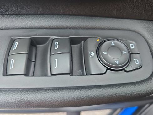 Used 2024 GMC Terrain SLE w/ Elevation Edition FWD image 26
