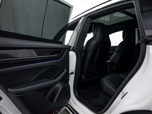 New 2025 Porsche Macan Turbo Electric image 23