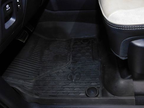 Used 2022 RAM 1500 Limited image 33