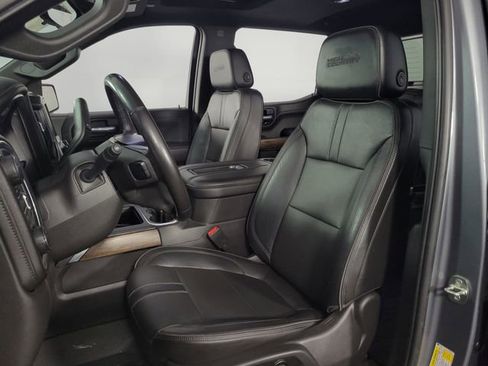 Used 2020 Chevrolet Silverado 1500 High Country w/ Technology Package image 12