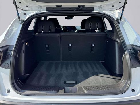 Used 2025 Chevrolet Trax RS w/ Sunroof Package FWD image 57