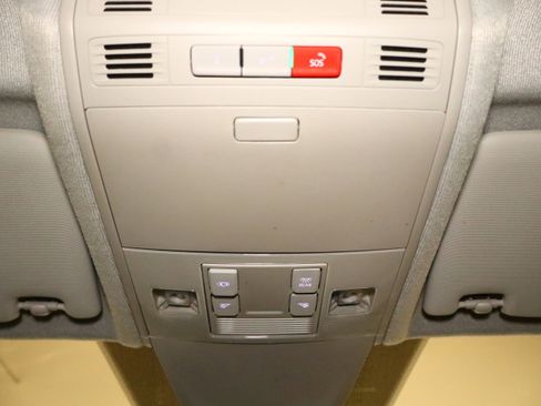 Used 2023 Volkswagen Tiguan SE image 38