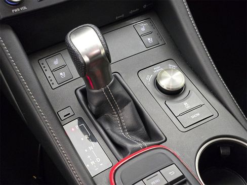 Used 2017 Lexus RC 200t F Sport image 33