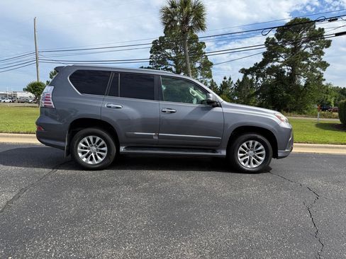 Used 2017 Lexus GX 460 AWD/4WD image 6