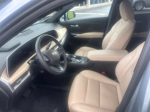 Used 2025 Cadillac XT4 Premium Luxury w/ Technology Package AWD/4WD image 9