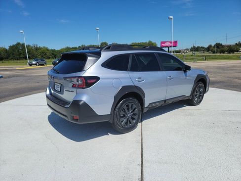Used 2025 Subaru Outback Onyx Edition XT w/ Popular Package #2 image 4