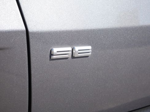 Used 2022 Ford Escape SE w/ SE Sport Appearance Package image 19