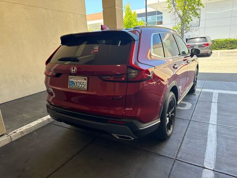 Used 2023 Honda CR-V Sport image 4