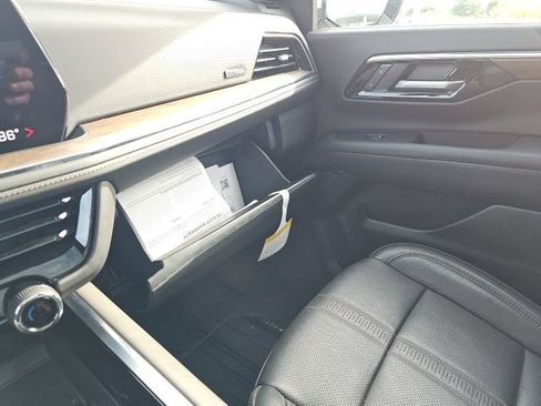 Used 2025 Chevrolet Tahoe High Country image 56