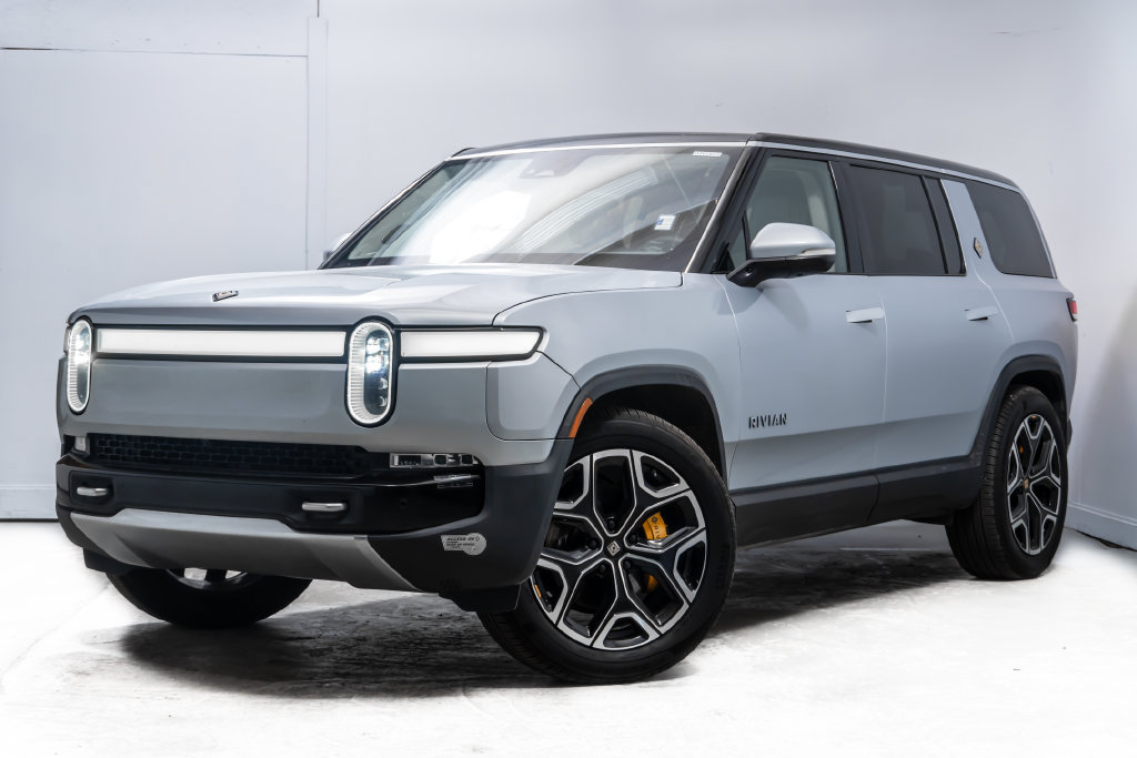 Used 2023 Rivian R1S Launch Edition Quad AWD/4WD image 1