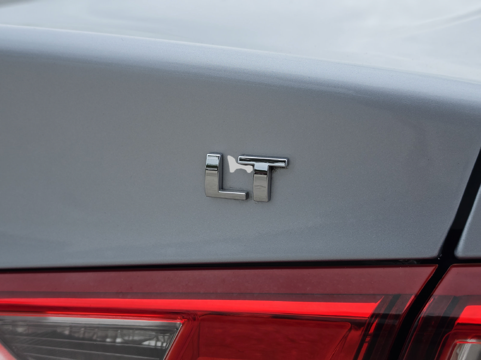 Used 2018 Chevrolet Malibu LT w/ Leather Package FWD image 37