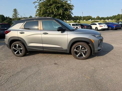 Used 2023 Chevrolet TrailBlazer RS w/ Convenience Package FWD image 3
