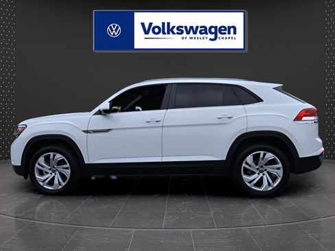 Certified 2022 Volkswagen Atlas Cross Sport SE AWD/4WD image 5